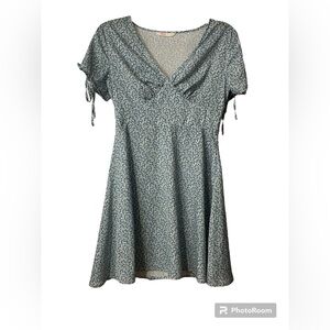 Romwe light blue floral dress V neck, arm ties, structured bodice midi size 4  P